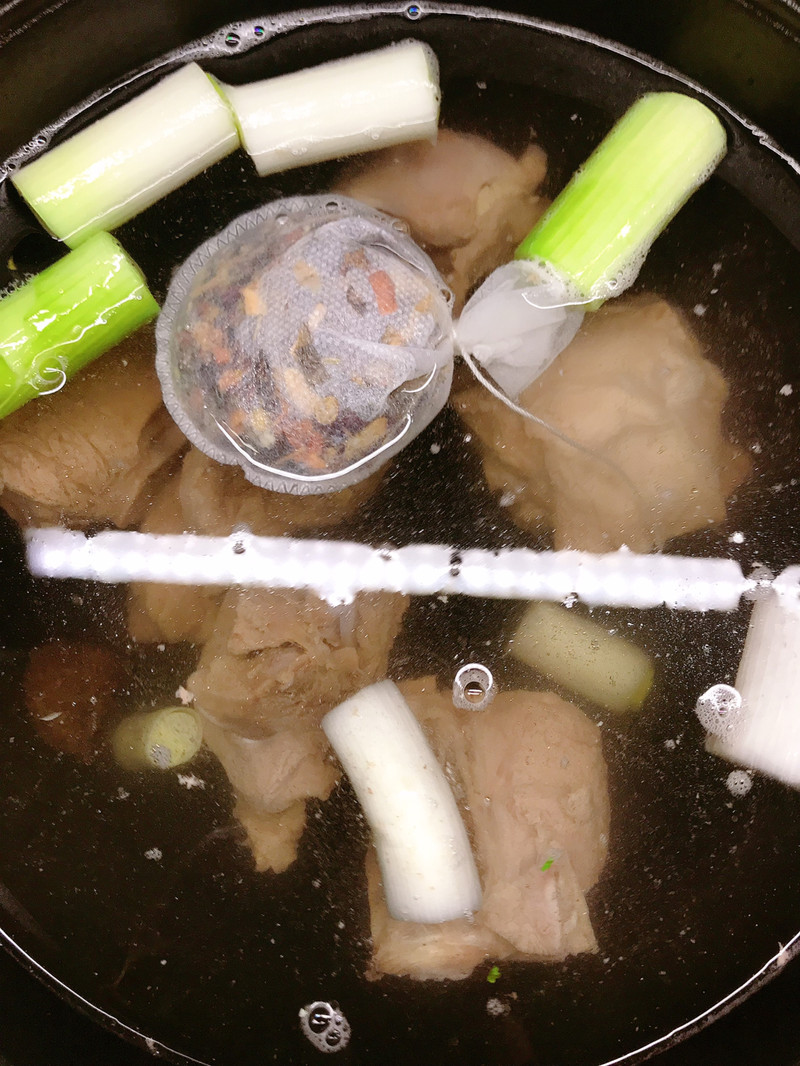 胡萝卜炖羊蝎子