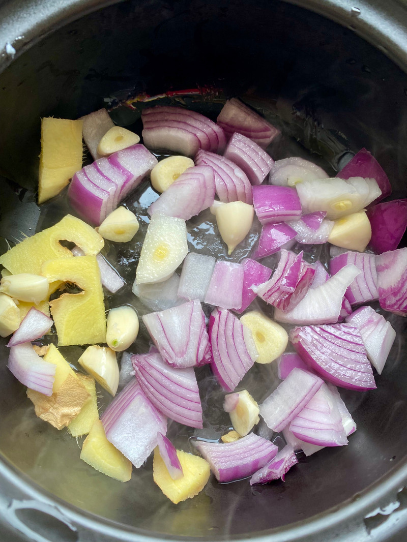 香辣鲈鱼鲜虾煲