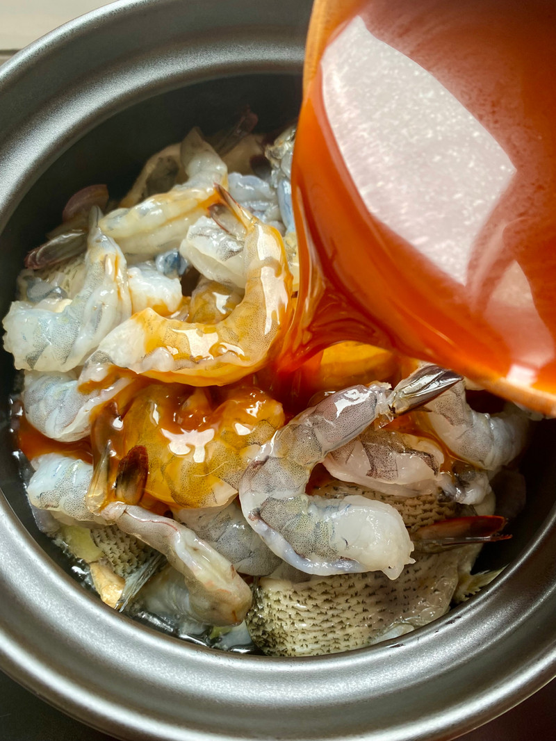 香辣鲈鱼鲜虾煲