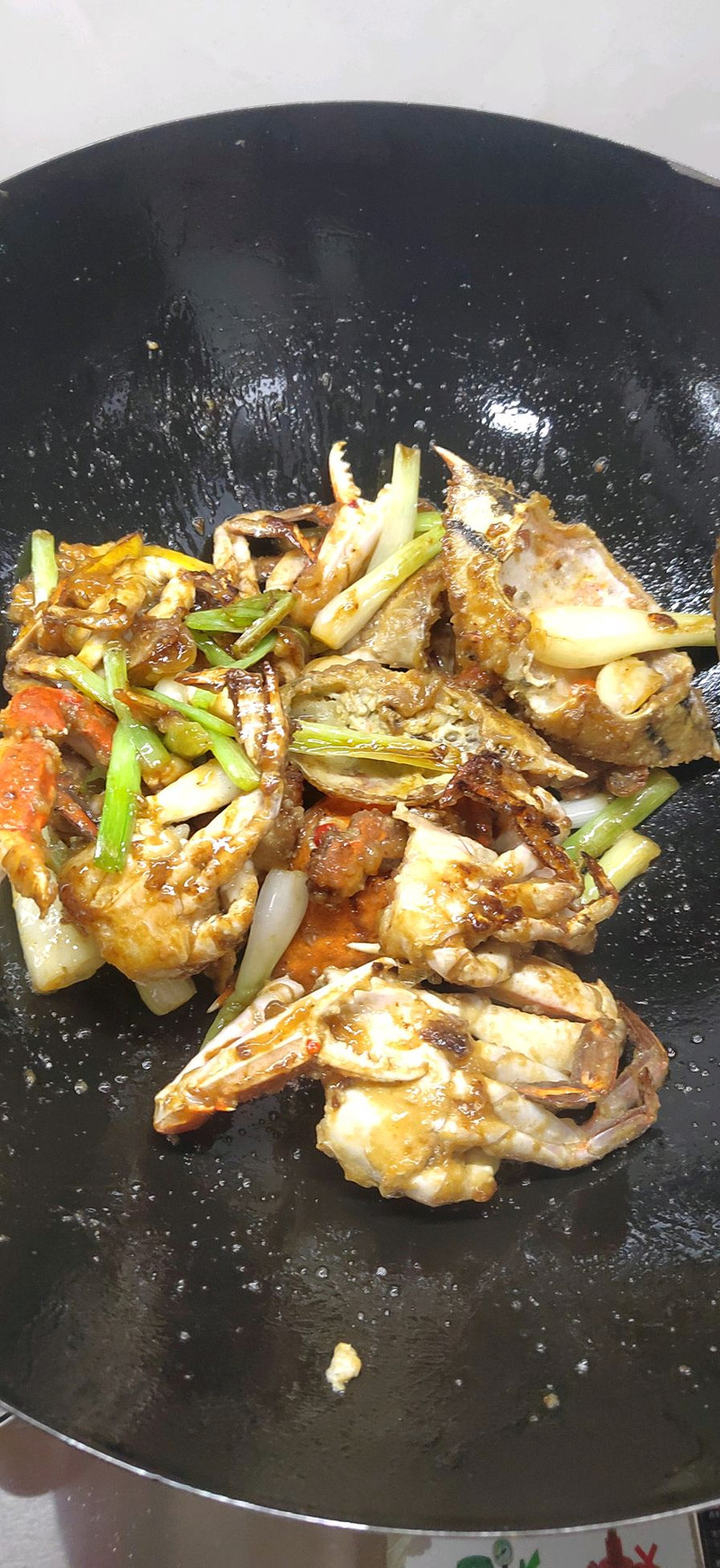 葱姜蒜爆炒三目蟹