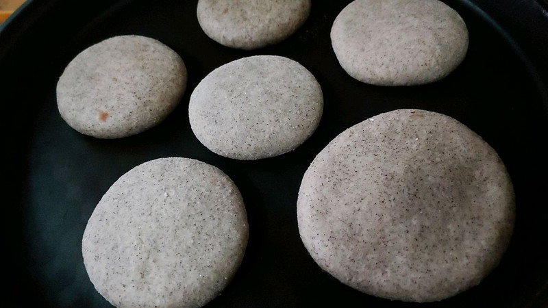 无油黑黑红豆饼