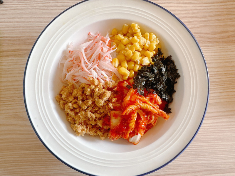 蟹柳牛油果拌饭