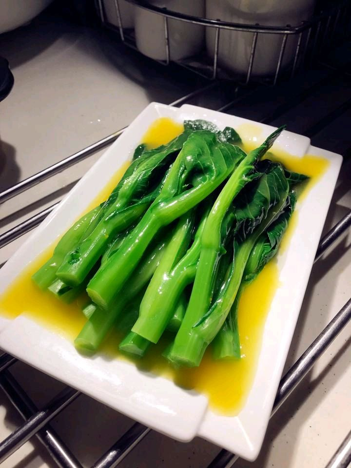 金汤花胶炖鸡煲