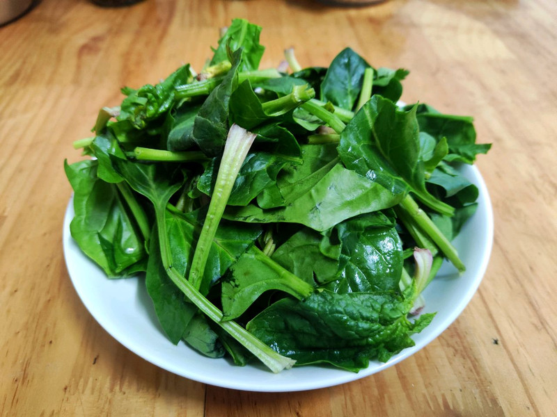 一口菠菜蛋，秒回外婆家