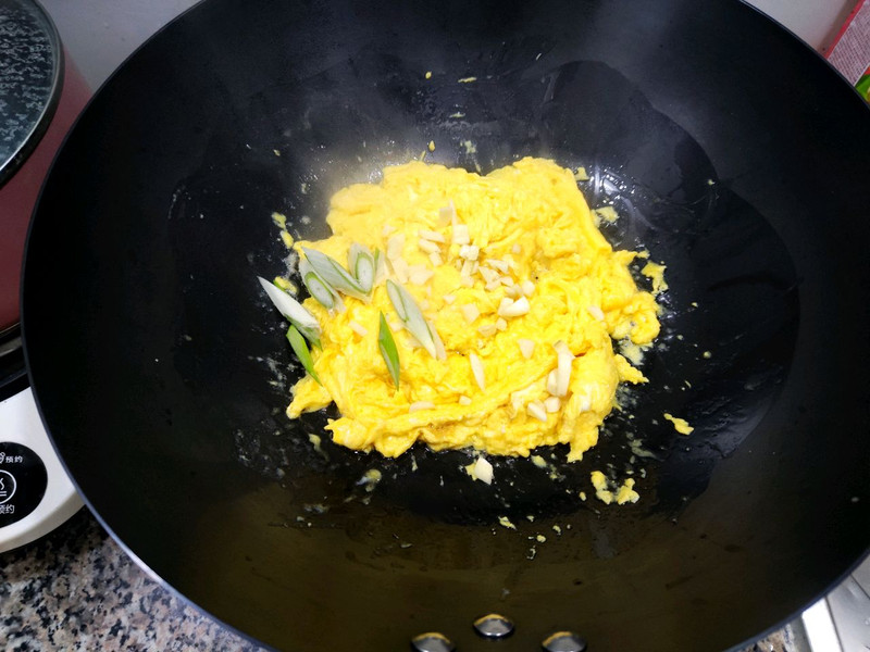 一口菠菜蛋，秒回外婆家