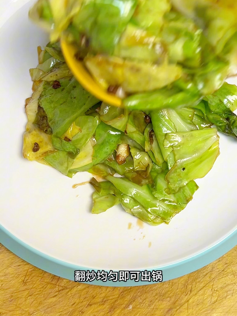 脆嫩可口的清炒包菜