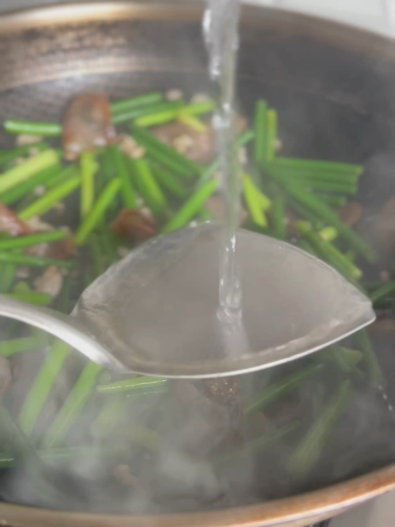 腊肠炒蒜苗