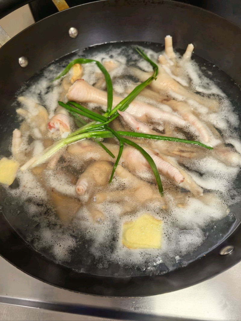 香辣柠檬无骨凤爪