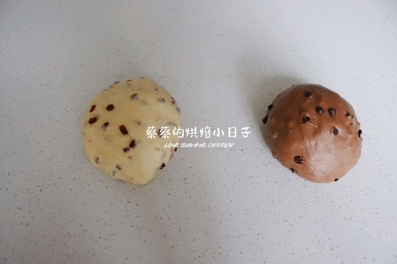 一次发酵省时法｜做一次就能吃到两种口味的吐司