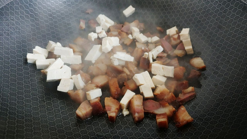 椒豆酱卤肉炒饭
