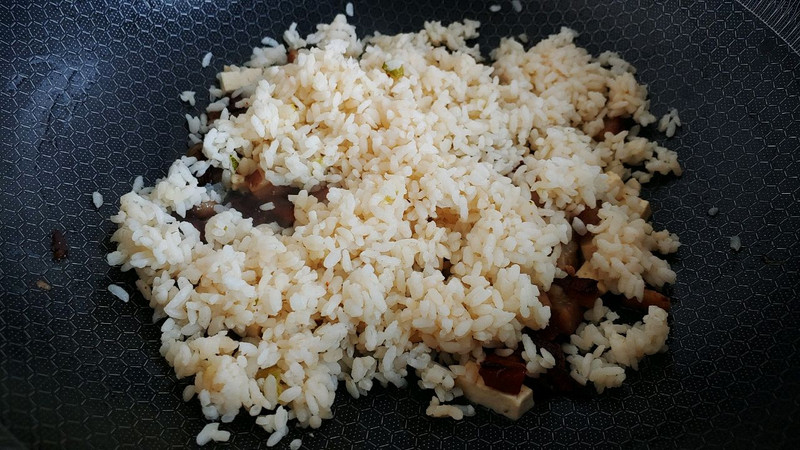 椒豆酱卤肉炒饭