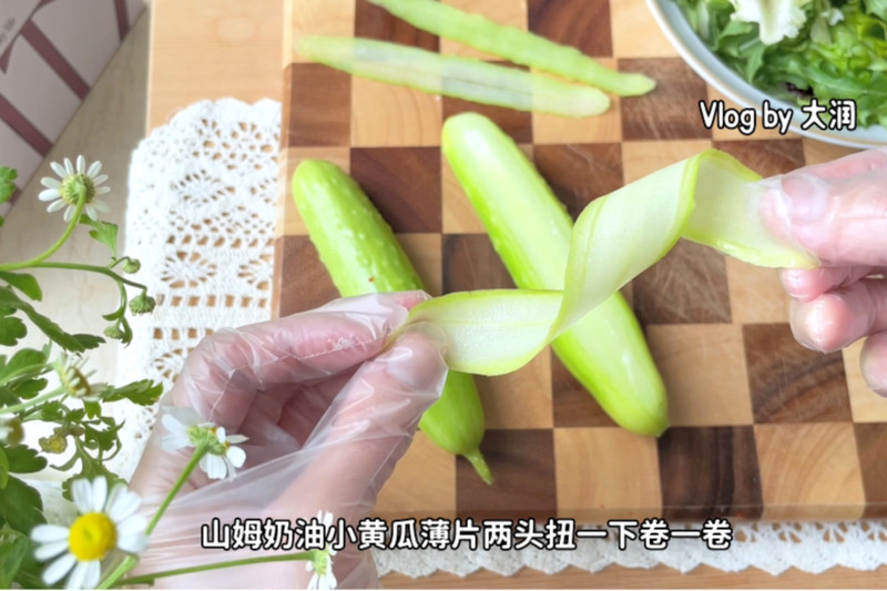 薄荷酸奶黄瓜沙拉