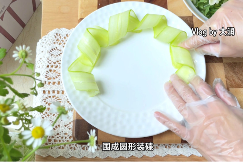 薄荷酸奶黄瓜沙拉