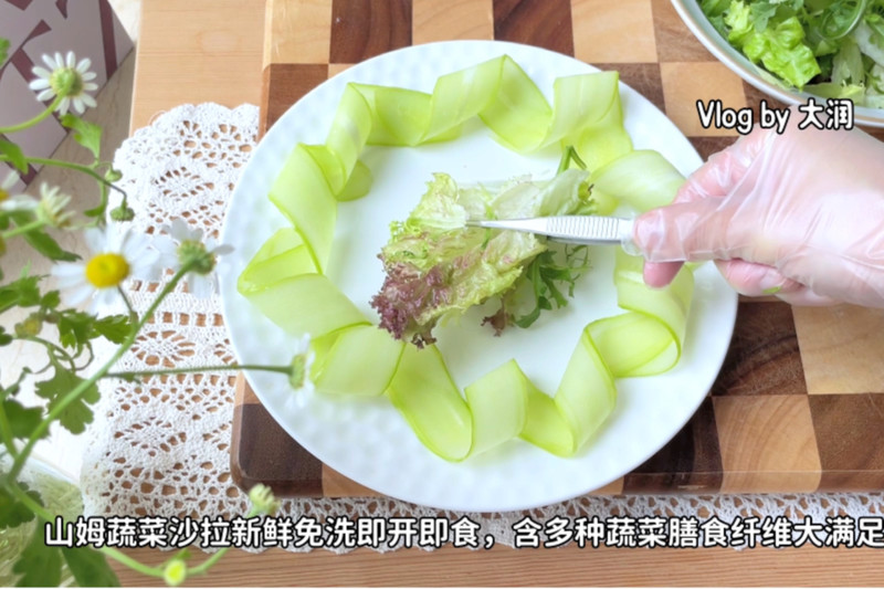薄荷酸奶黄瓜沙拉