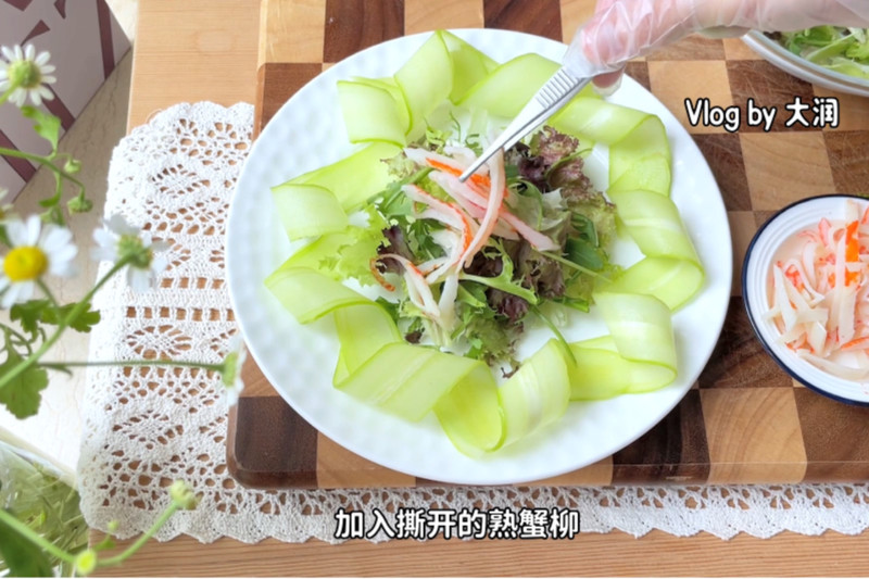 薄荷酸奶黄瓜沙拉