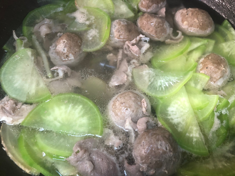 萝卜炖羊肉丸和羊肉卷