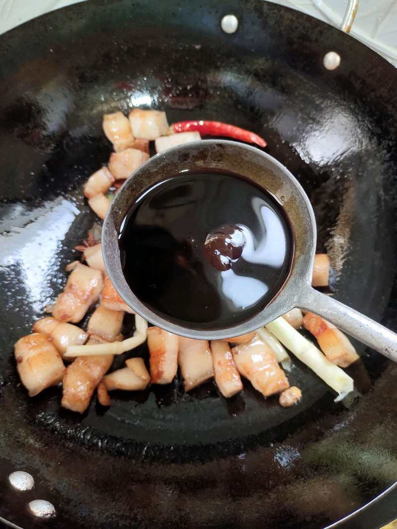 板栗红烧肉