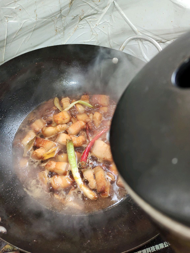 板栗红烧肉