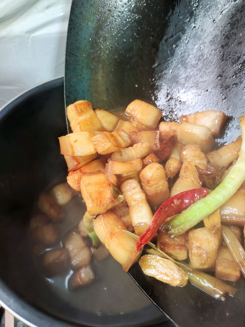 板栗红烧肉