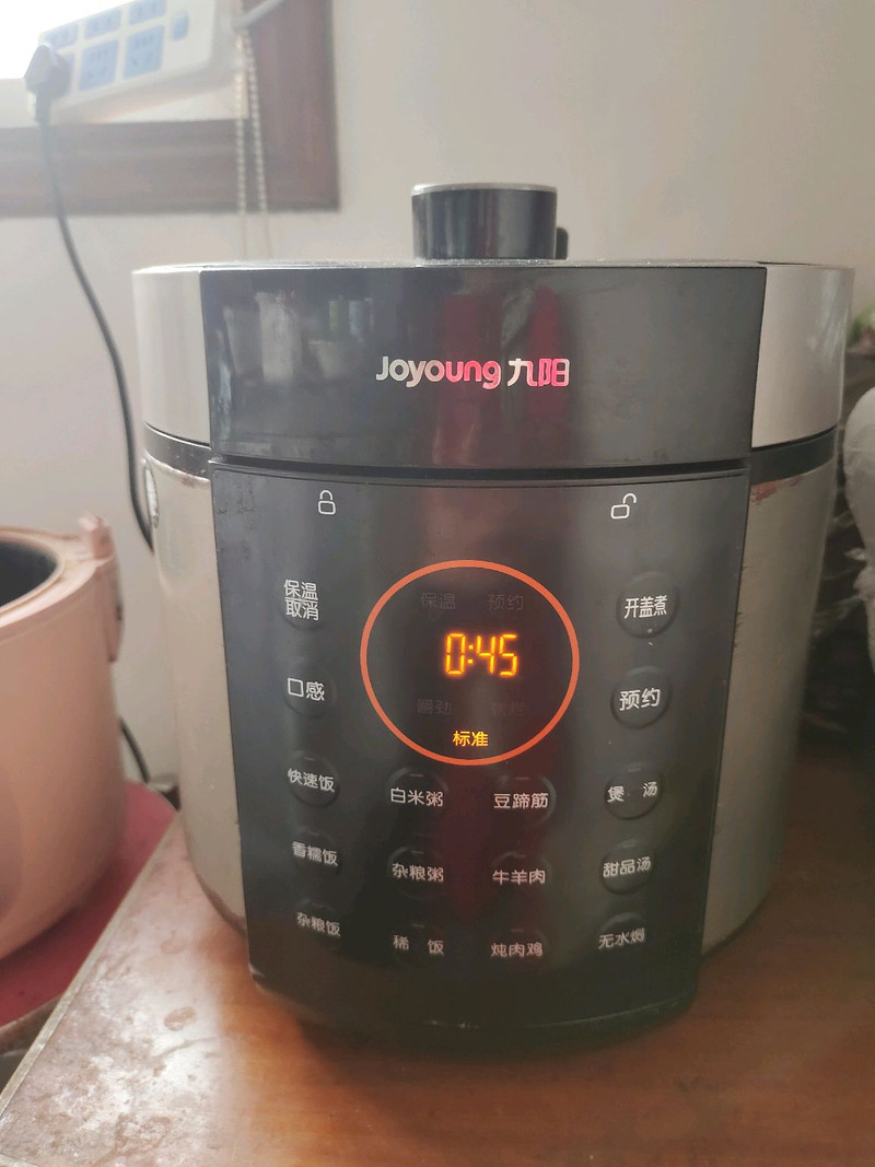 板栗红烧肉