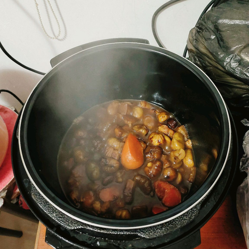 板栗红烧肉