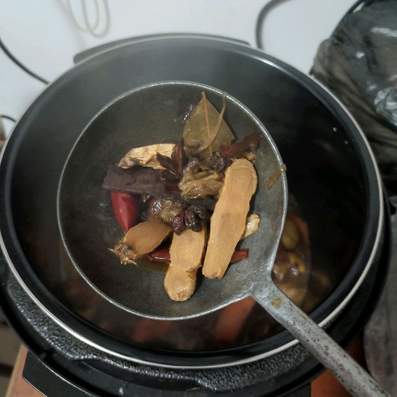 板栗红烧肉