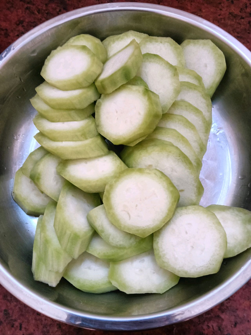 丝瓜炒口蘑