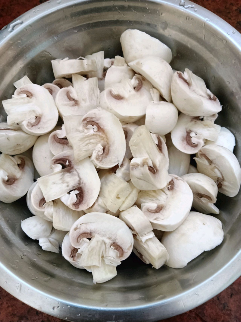 丝瓜炒口蘑