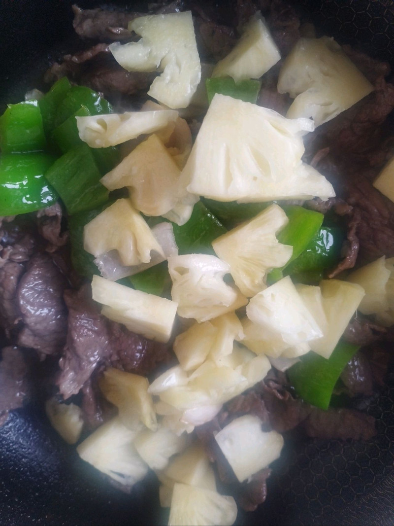 家常小炒～菠萝炒牛肉