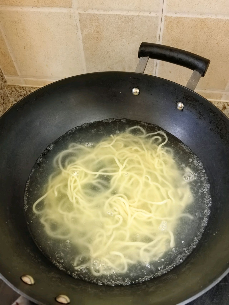 彩蔬炸酱面