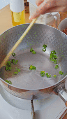 【宝宝辅食】番茄豆芽牛肉汤