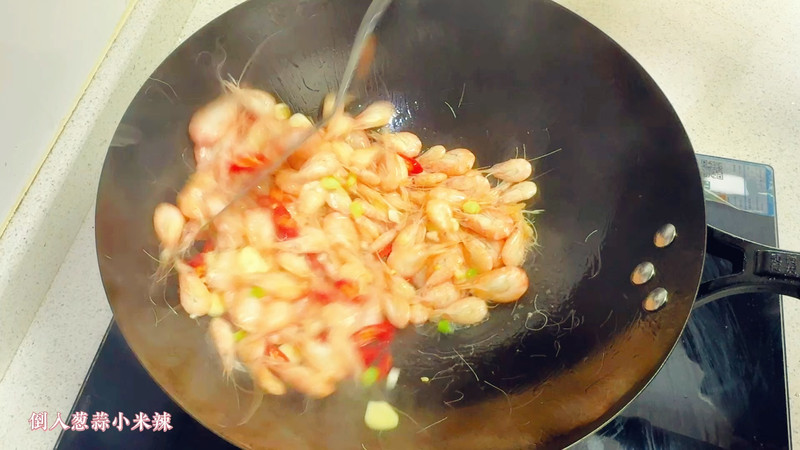 春季补钙家常菜～芹菜炒小虾
