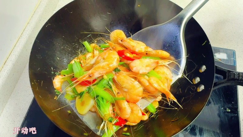春季补钙家常菜～芹菜炒小虾