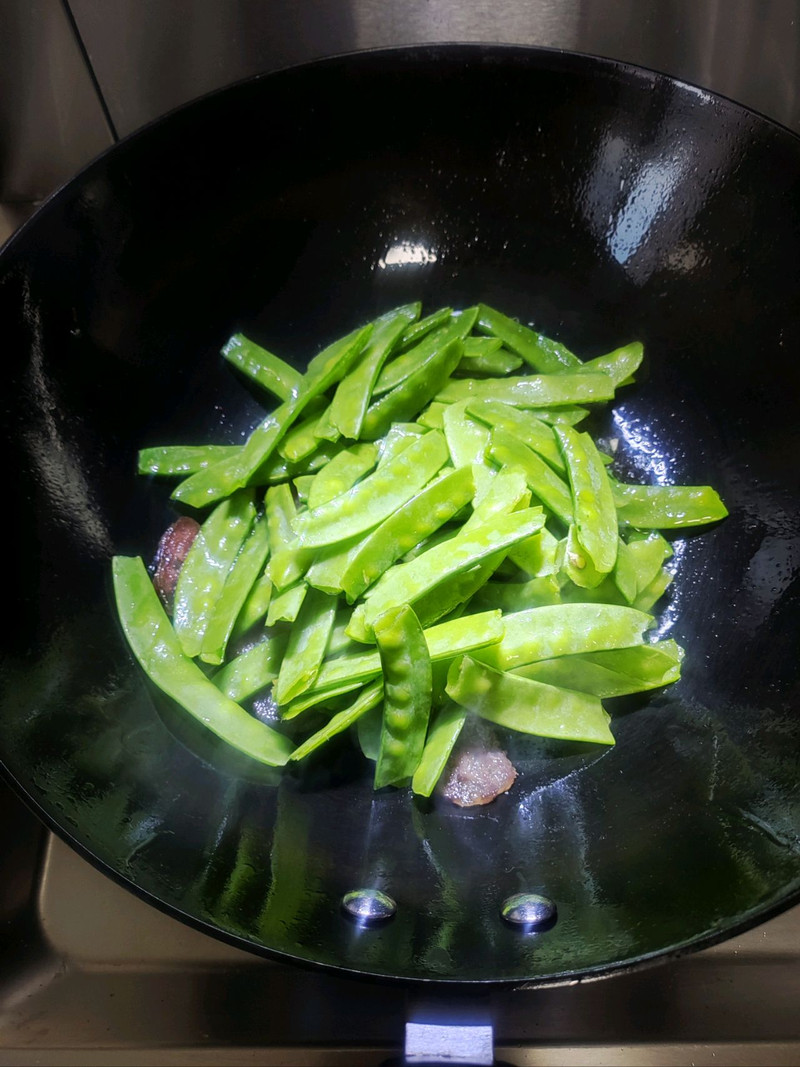 快手香肠炒荷兰豆