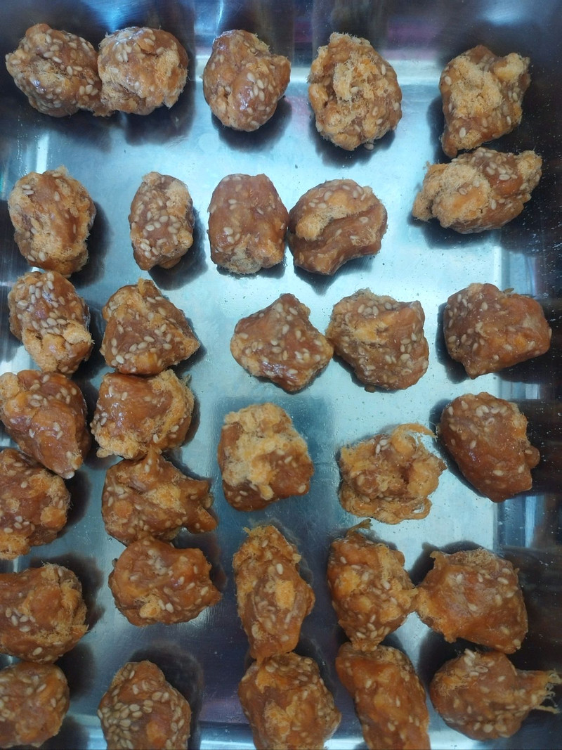可爱的猪猪肉松一口酥