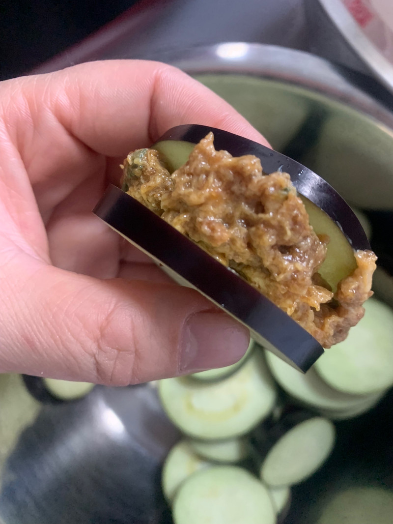 青椒酿肉，茄子酿肉