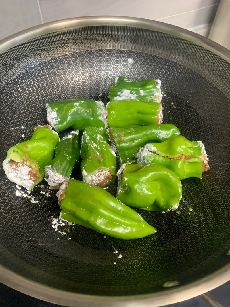 青椒酿肉，茄子酿肉