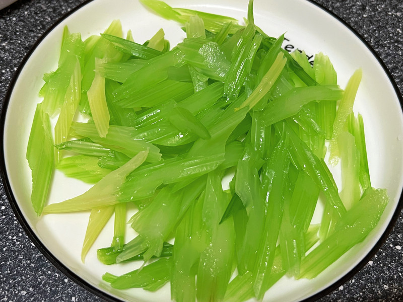芹菜炒虾仁