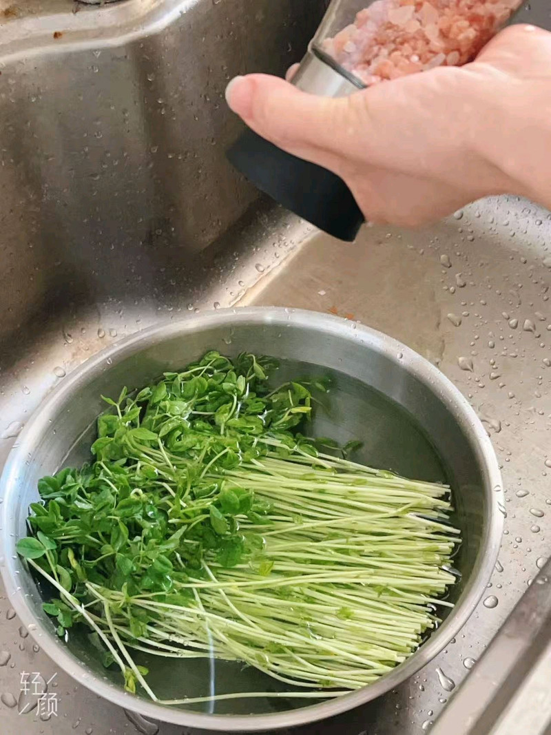 凉拌豌豆苗