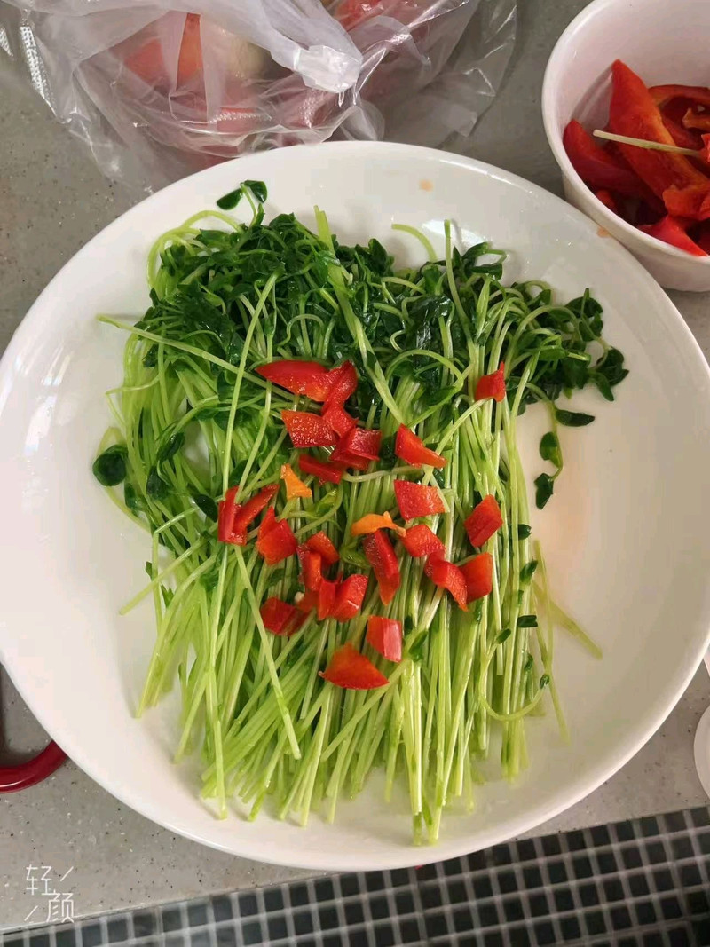 凉拌豌豆苗