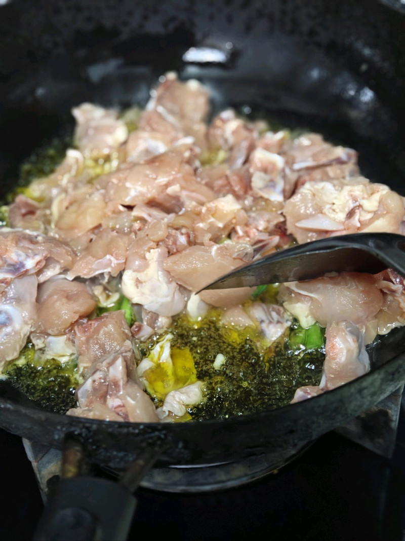 江南春日宴之竹笋香菇炖鸡