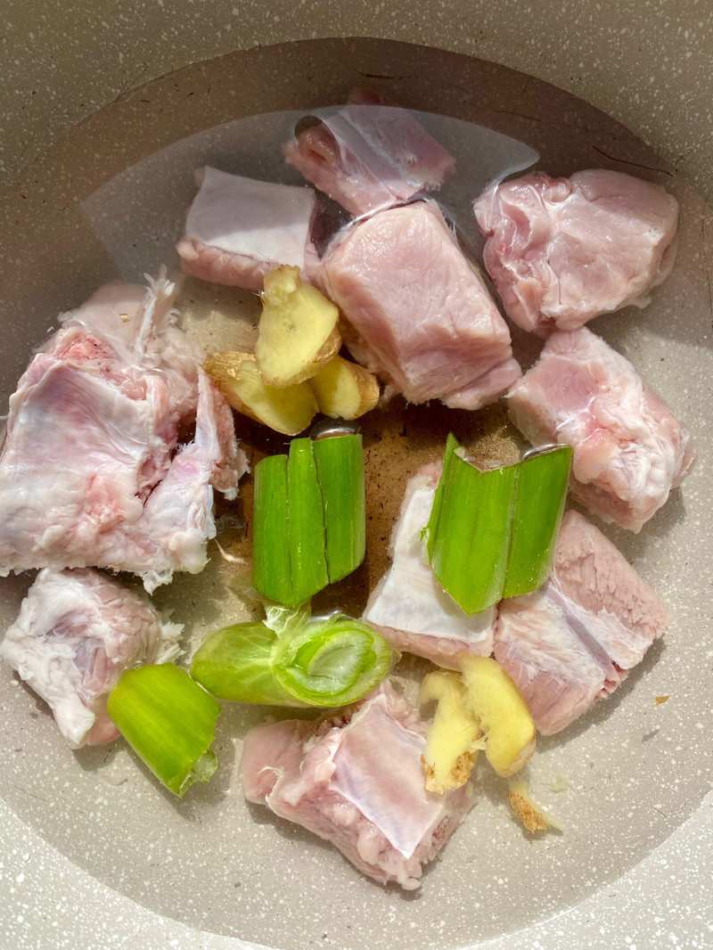 豌豆烧排骨 豌豆烧排骨
