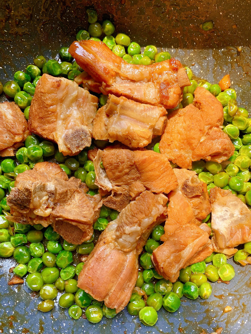 豌豆烧排骨 豌豆烧排骨