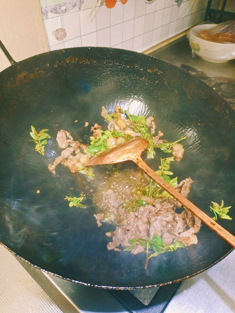 云南春日宴～花椒尖炒牛肉