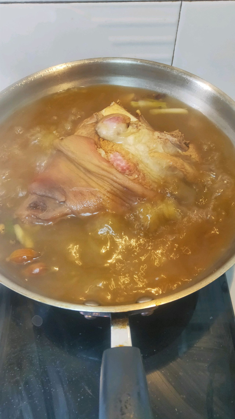 肘子这样吃更美味哦！蒜蓉香肘