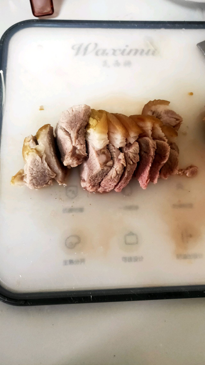 肘子这样吃更美味哦！蒜蓉香肘