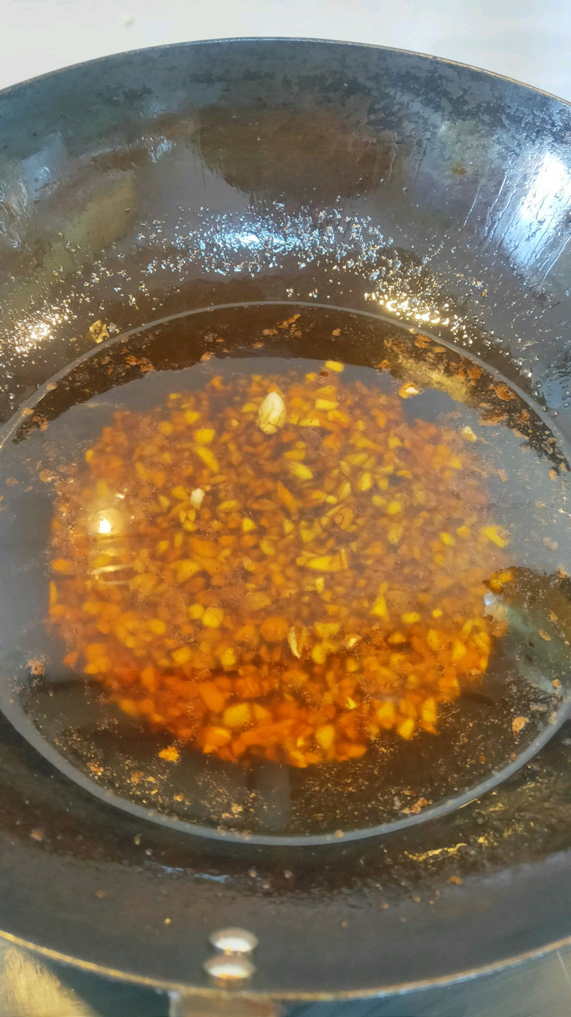肘子这样吃更美味哦！蒜蓉香肘
