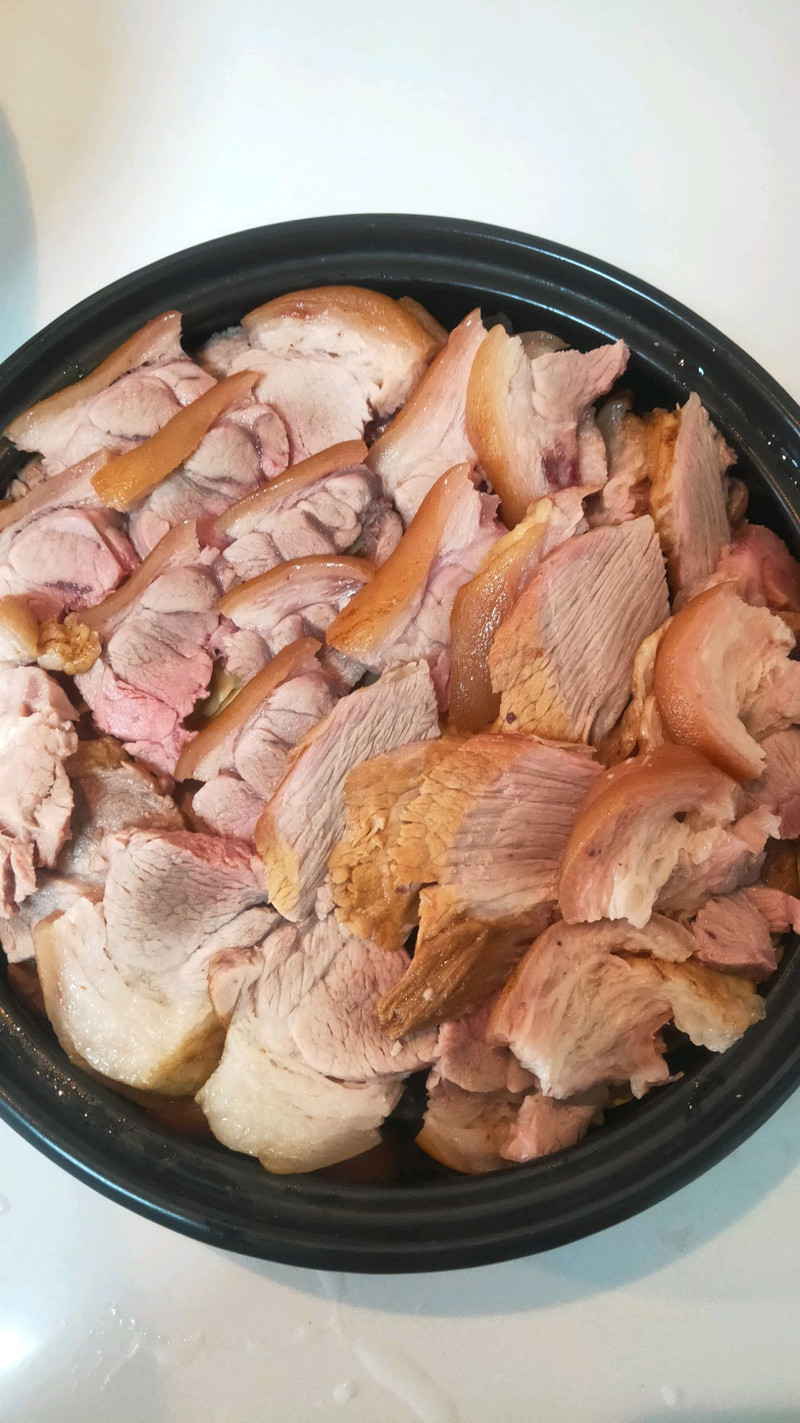 肘子这样吃更美味哦！蒜蓉香肘