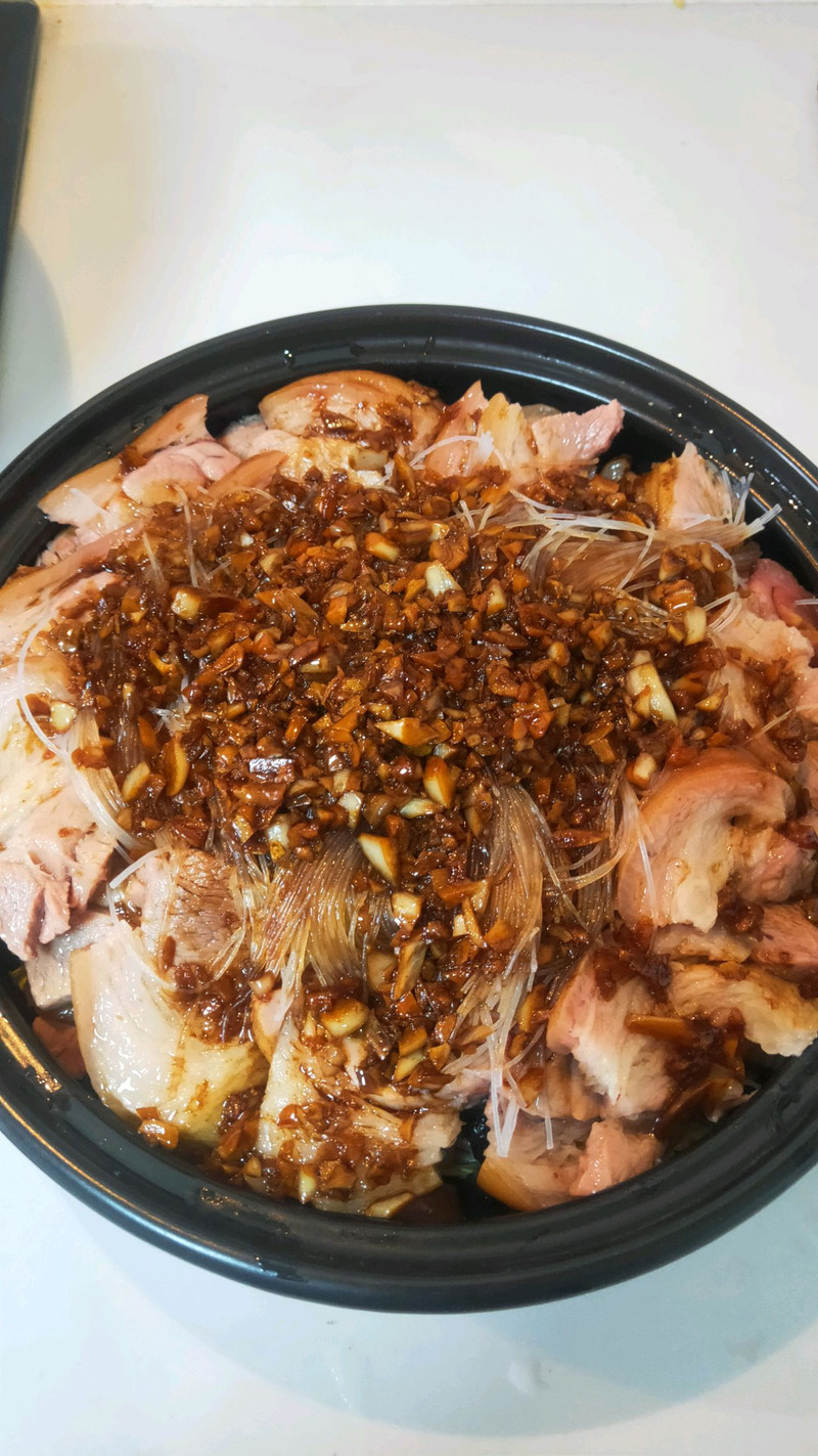 肘子这样吃更美味哦！蒜蓉香肘