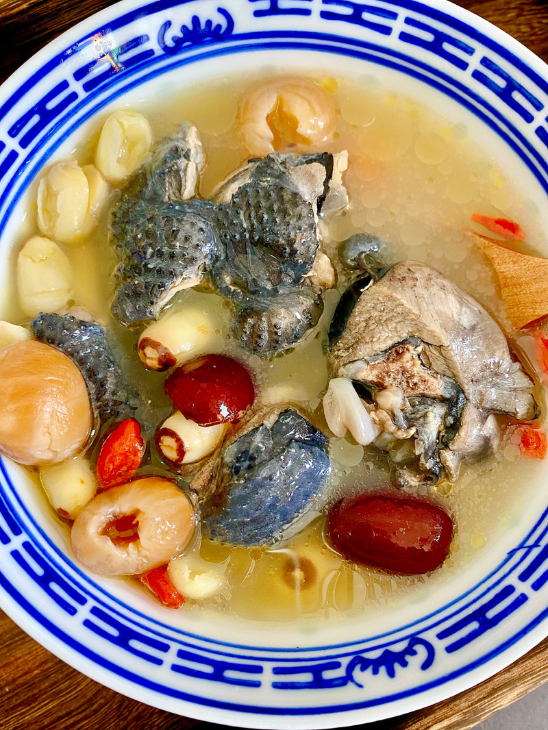 桂圆莲子乌鸡汤